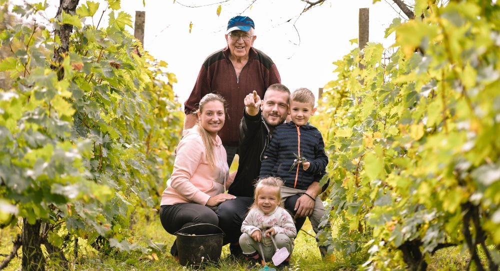 famiia en valle de guadalupe